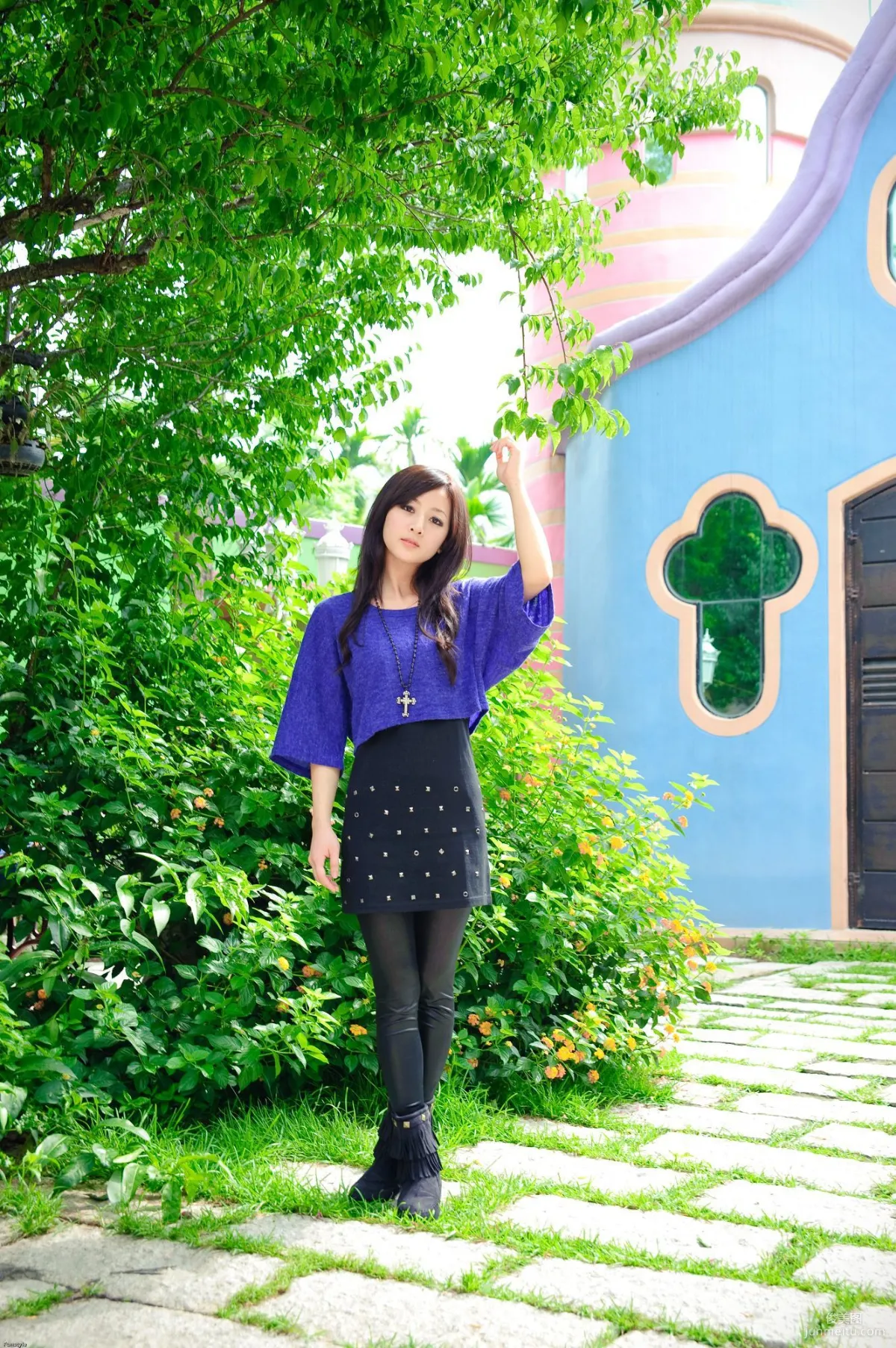 果子MM/Mikako《歐莉葉荷外拍》写真集