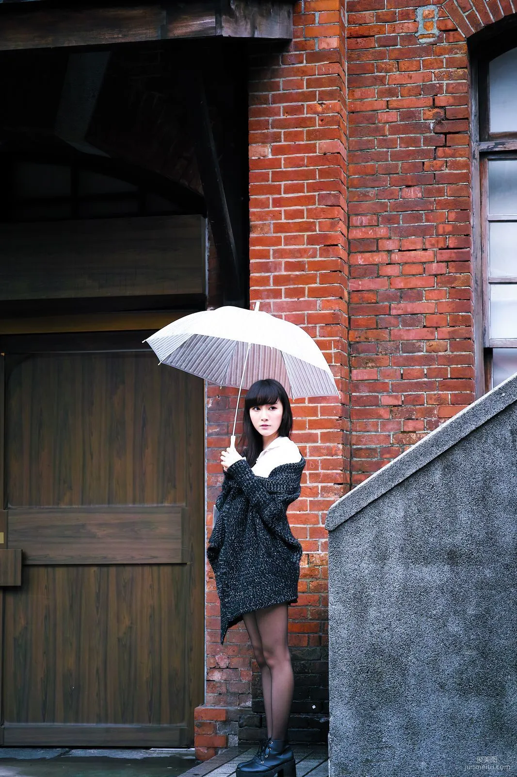 台湾美女胡佳妏Cora《西門町外拍》写真集