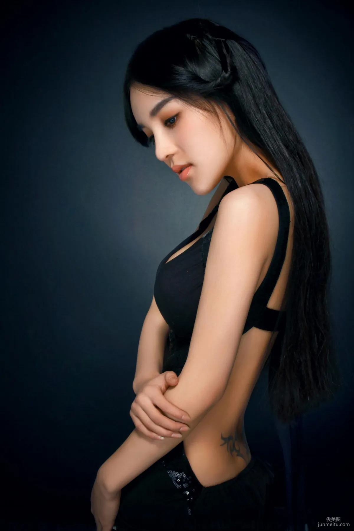 混血美女模特石一伊 棚拍图片写真集