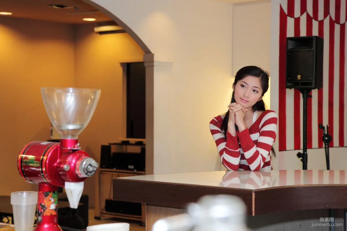 台湾模特Emily《酒店室拍》写真集