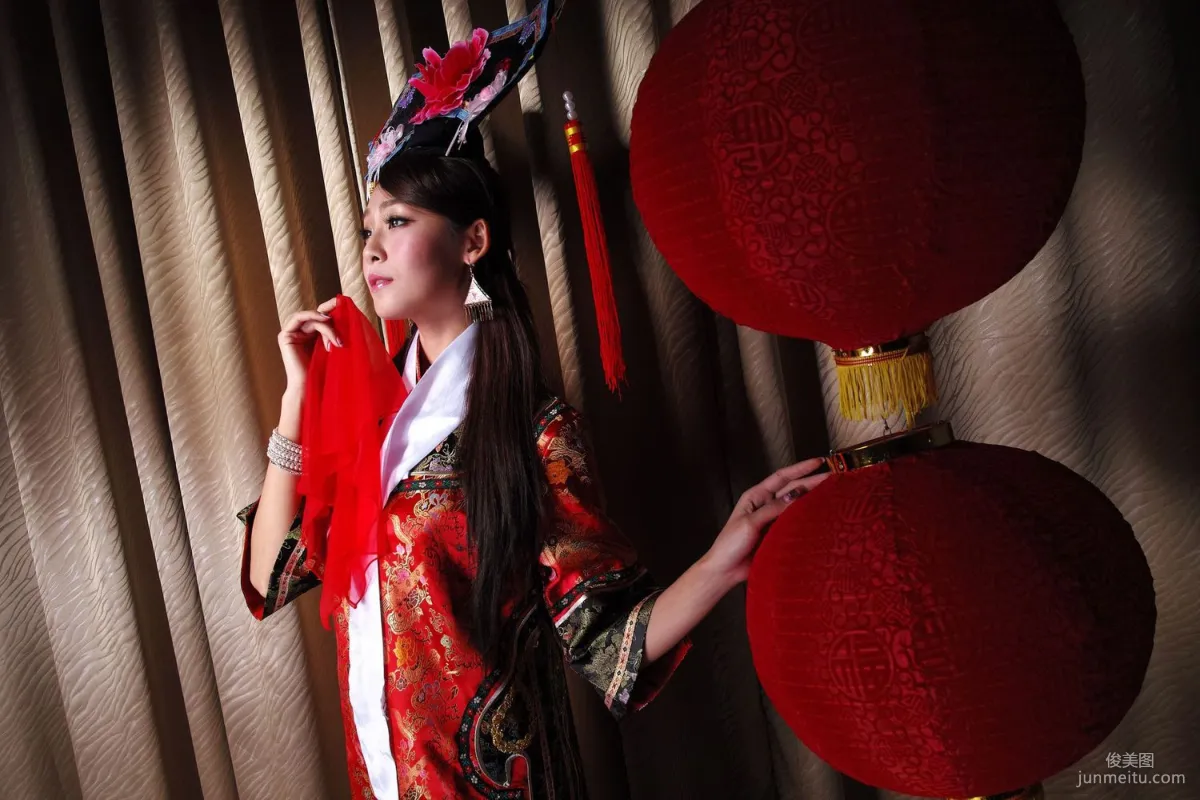 Winnie小雪、小羽《新春拜年 甄嬛格格》写真集