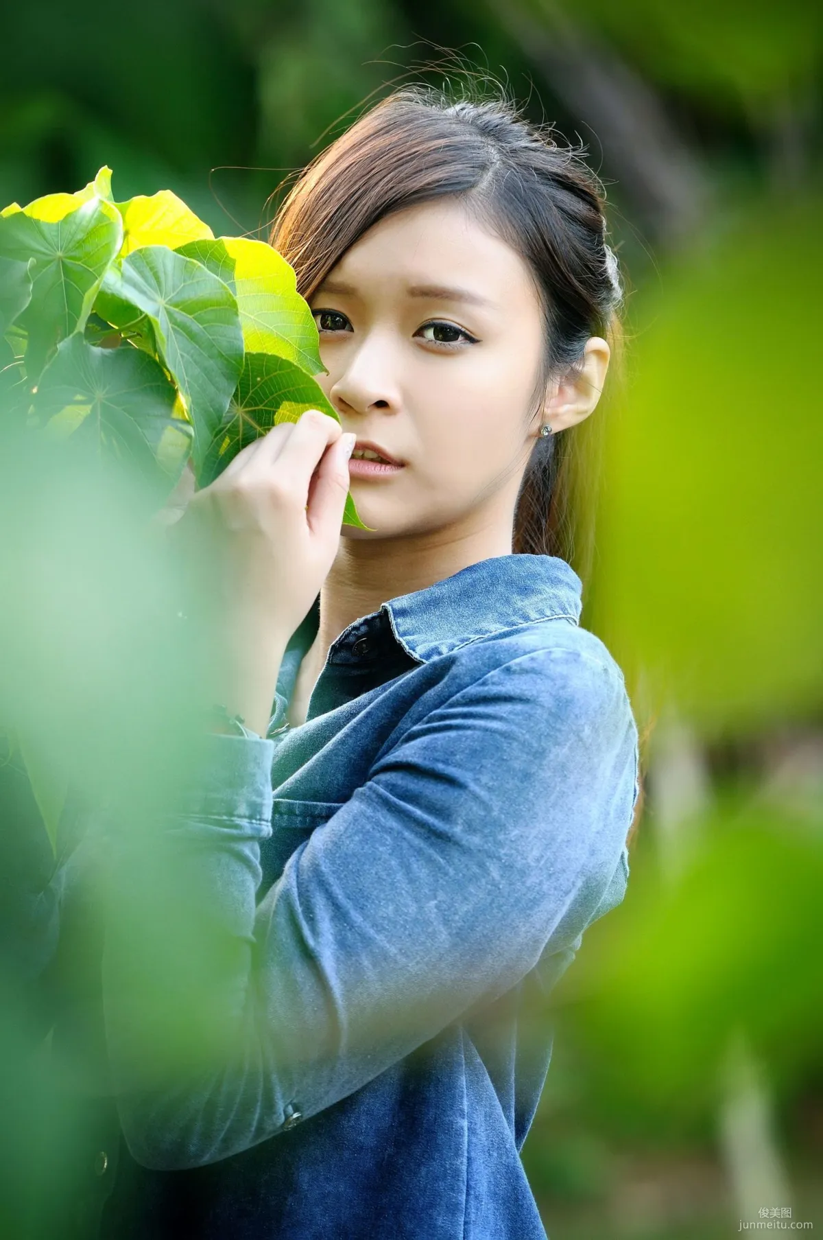 台湾少女Emily《小清新黑丝牛仔妹子》外拍写真集