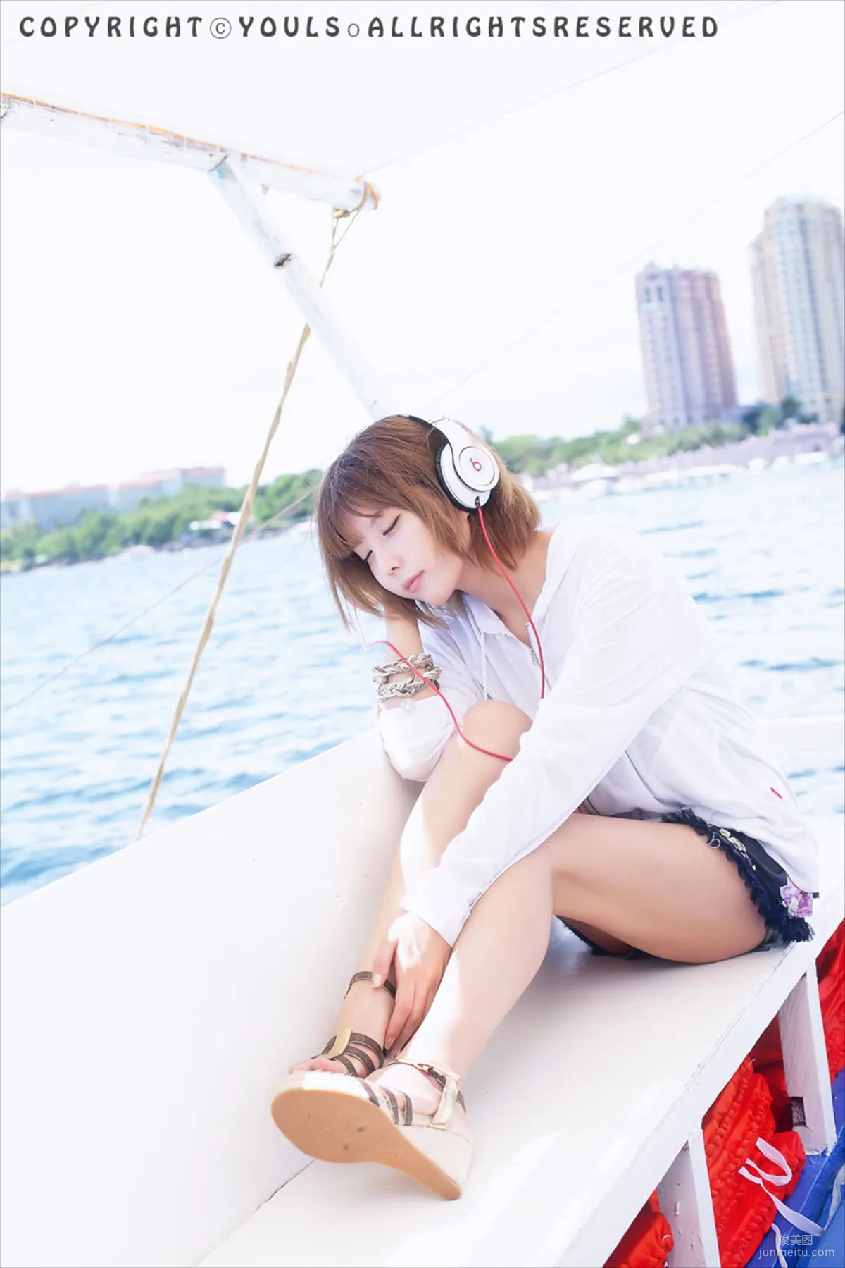 许允美(허윤미)《清新耳机少女》写真集
