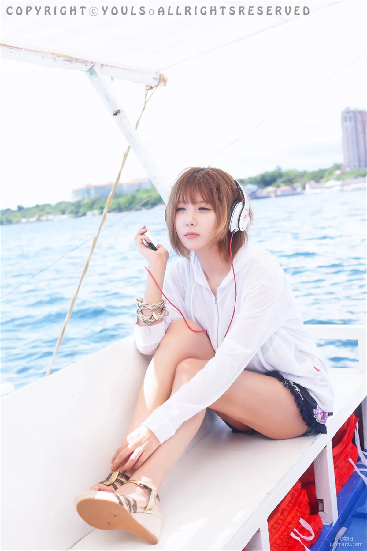许允美(허윤미)《清新耳机少女》写真集