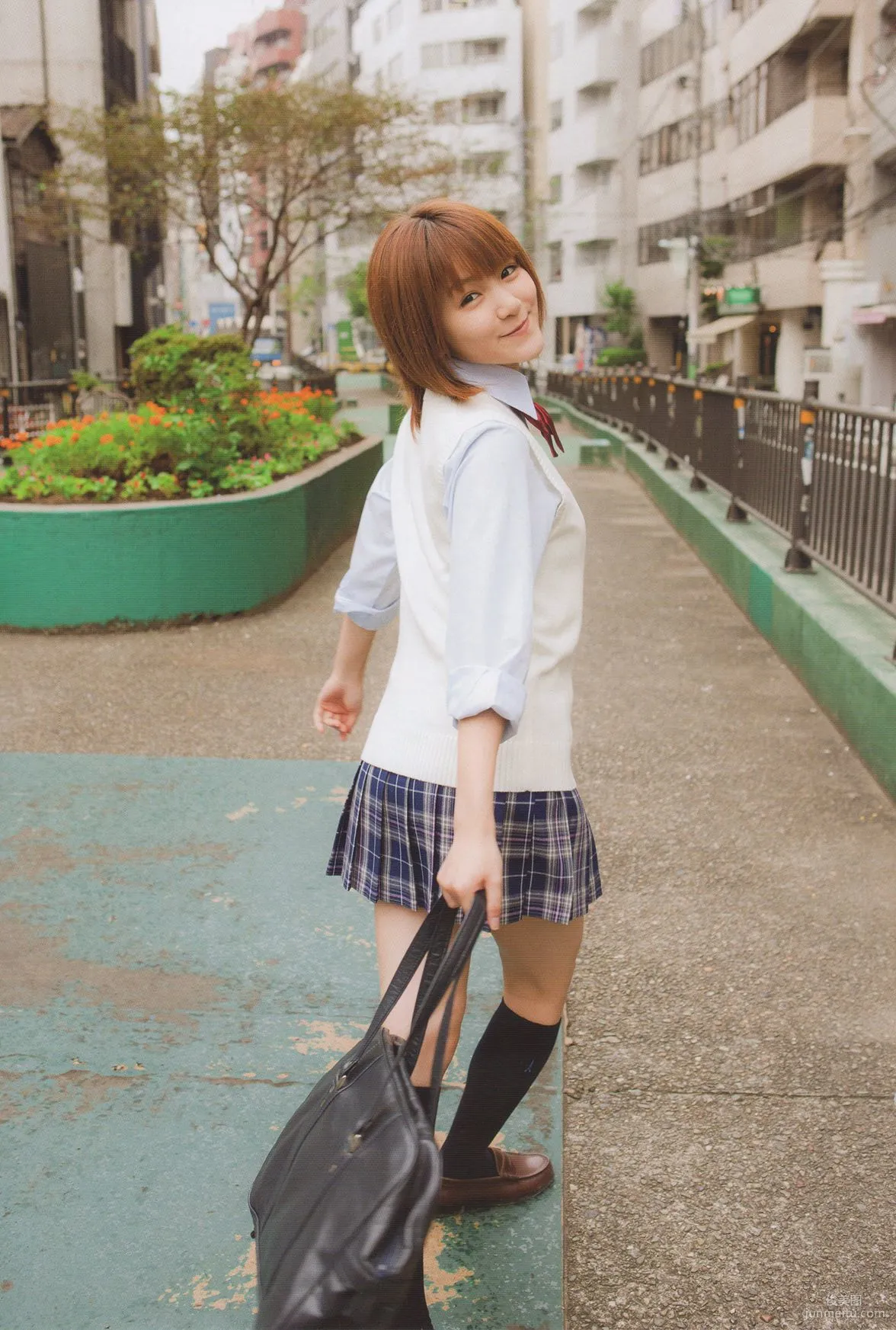 Aika Mitsui 光井愛佳 1stソロ《 愛佳》写真集