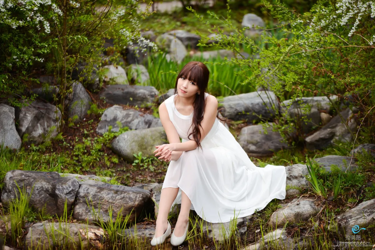 李恩慧《唯美白色长裙》外拍写真集