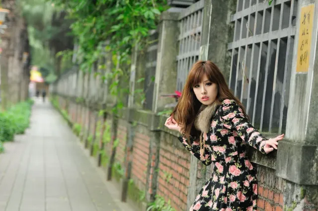 台湾美女模特小米Kate su清新街拍写真集图片