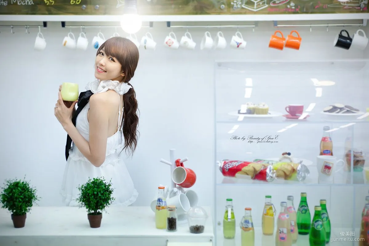 韩国美女李二慧《钢琴少女》写真集