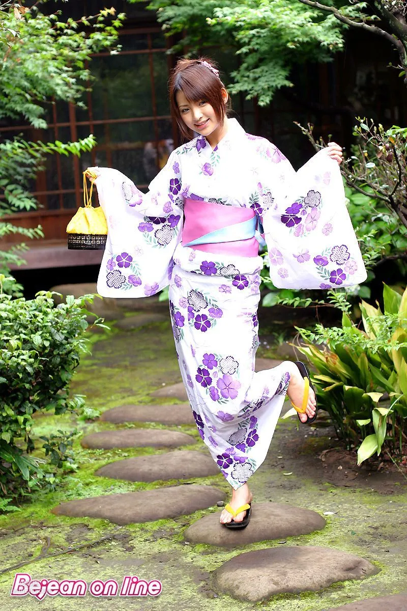 Cover Girl カバーガール Saki Suzuki 鈴木咲 [Bejean On Line] 写真集