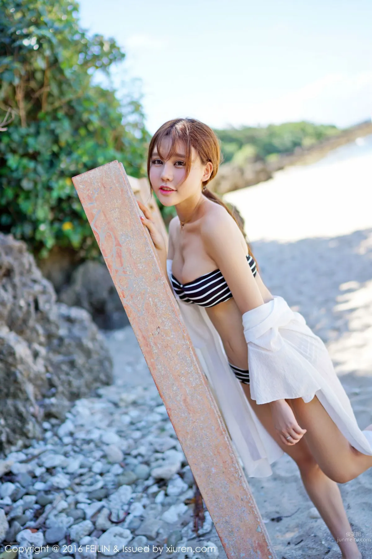 Milk楚楚《海边比基尼+泳装》 [嗲囡囡FEILIN] Vol.045 写真集