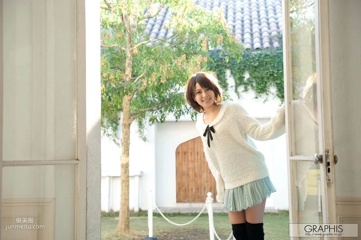 Nana Ninomiya 二宮ナナ [Graphis] First Gravure 初脱ぎ娘 写真集