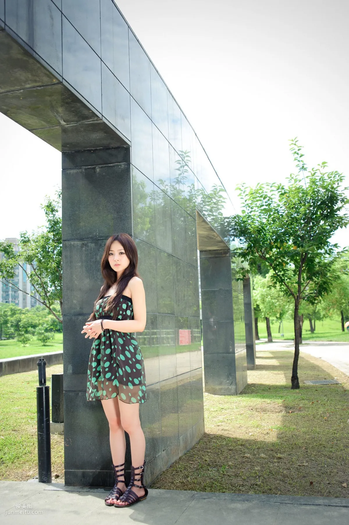 张允霏/果子MM《永和四號公園外拍》写真集