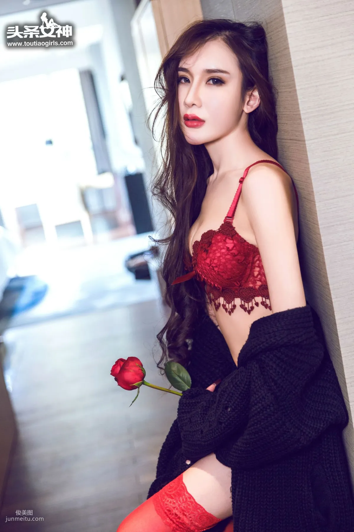 阿依努尔瓦娅《瓦娅的秘密》 [头条女神] 写真集