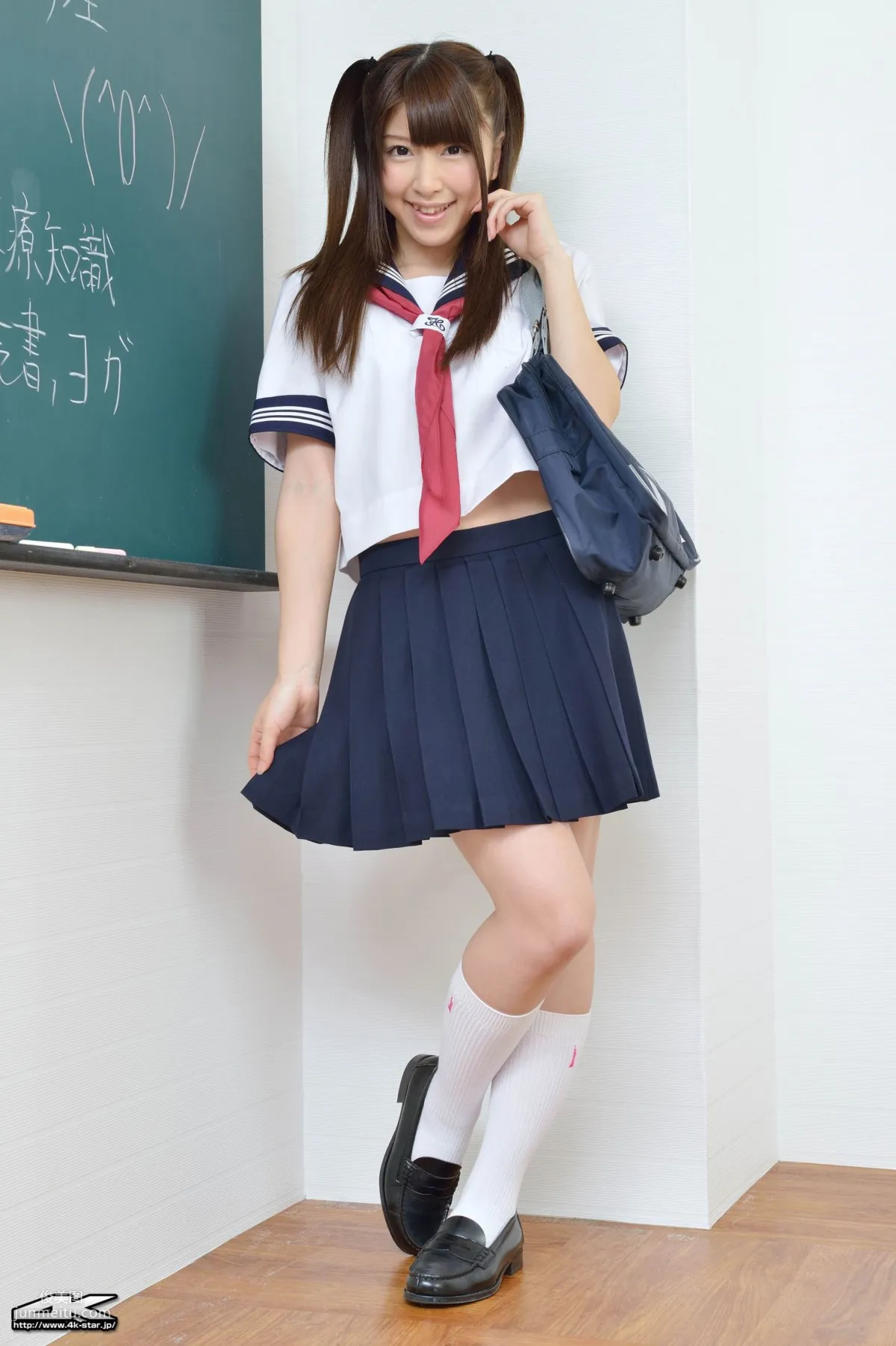[4K-STAR] NO.00204 誉田みに School Girl JK校服 写真集