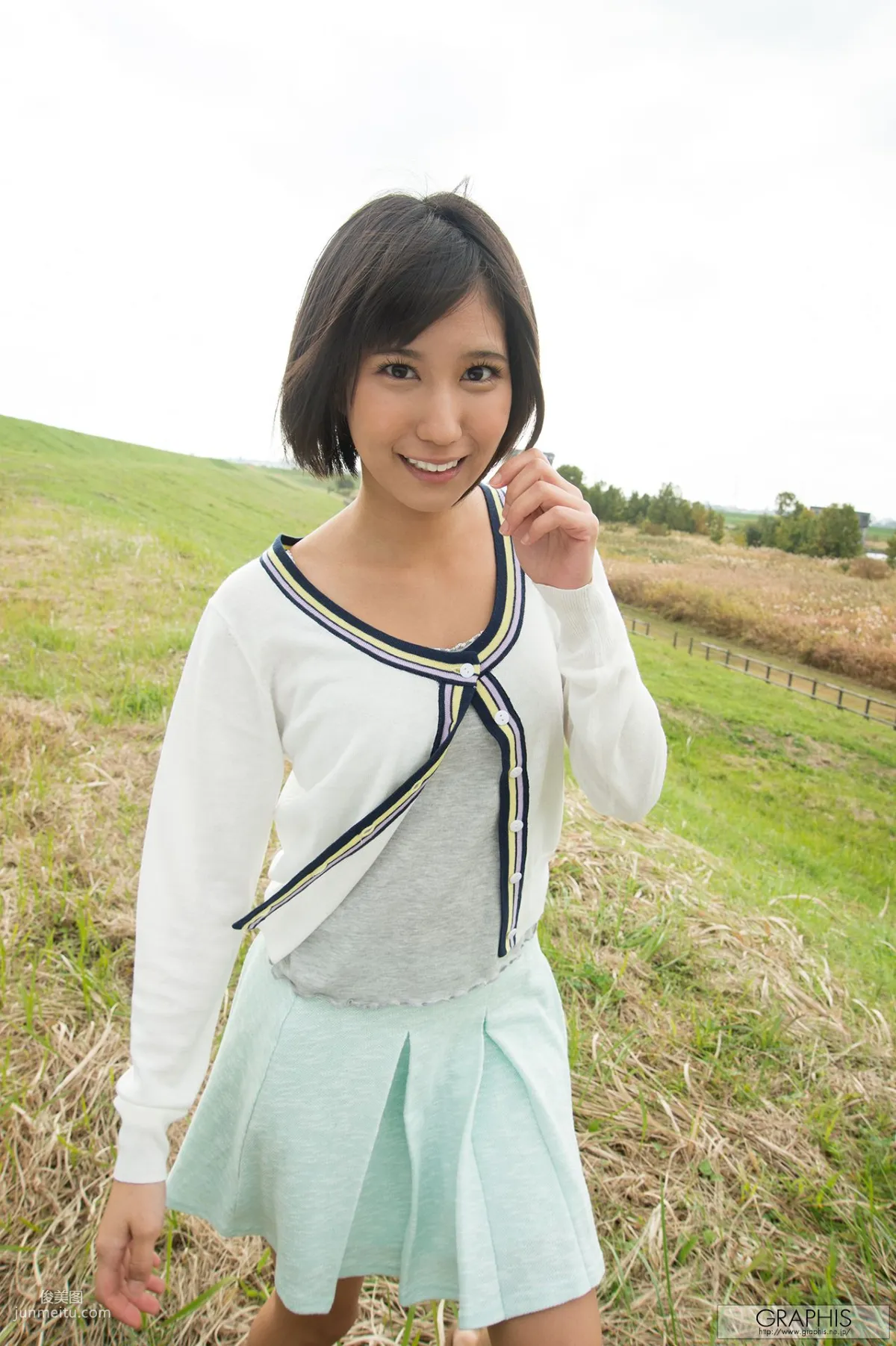 湊莉久/凑莉久《Golden Curve》 [Graphis] Gals 写真集