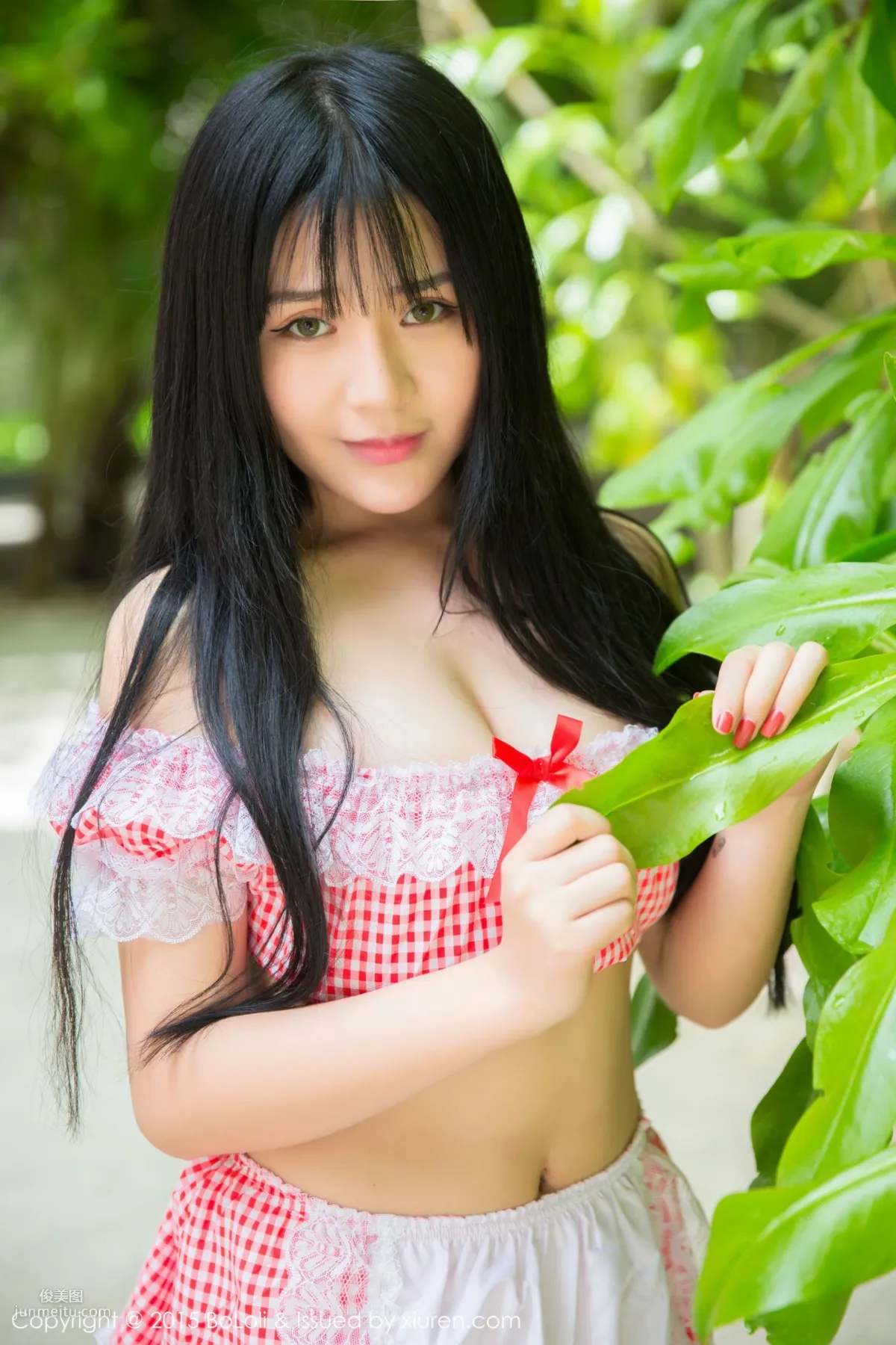 八宝icey《马尔代夫旅拍》清新女仆+猫耳比基尼 [BoLoli波萝社] Vol.047 写真集