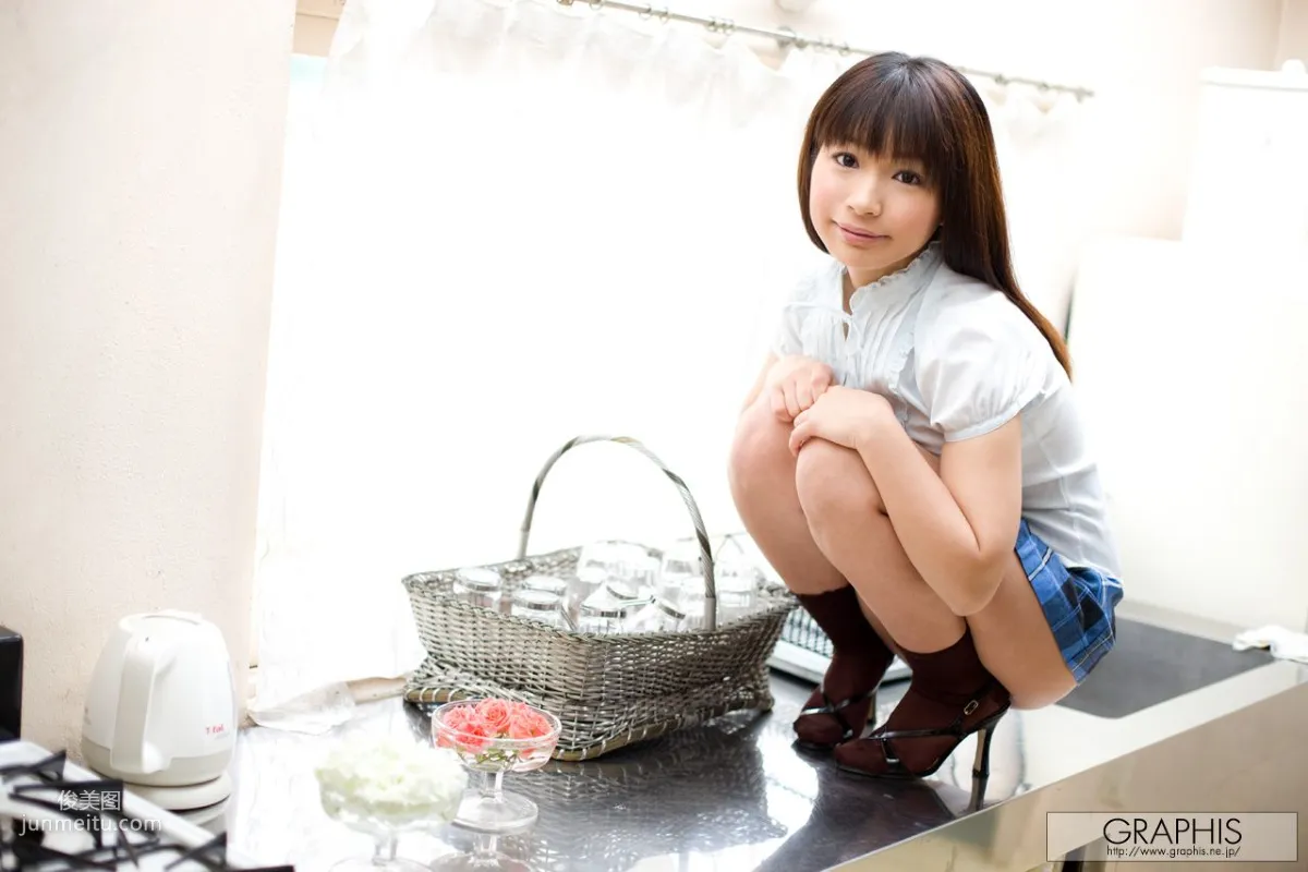 Hitomi Tsuji 辻仁美 [Graphis] First Gravure 初脱ぎ娘 写真集