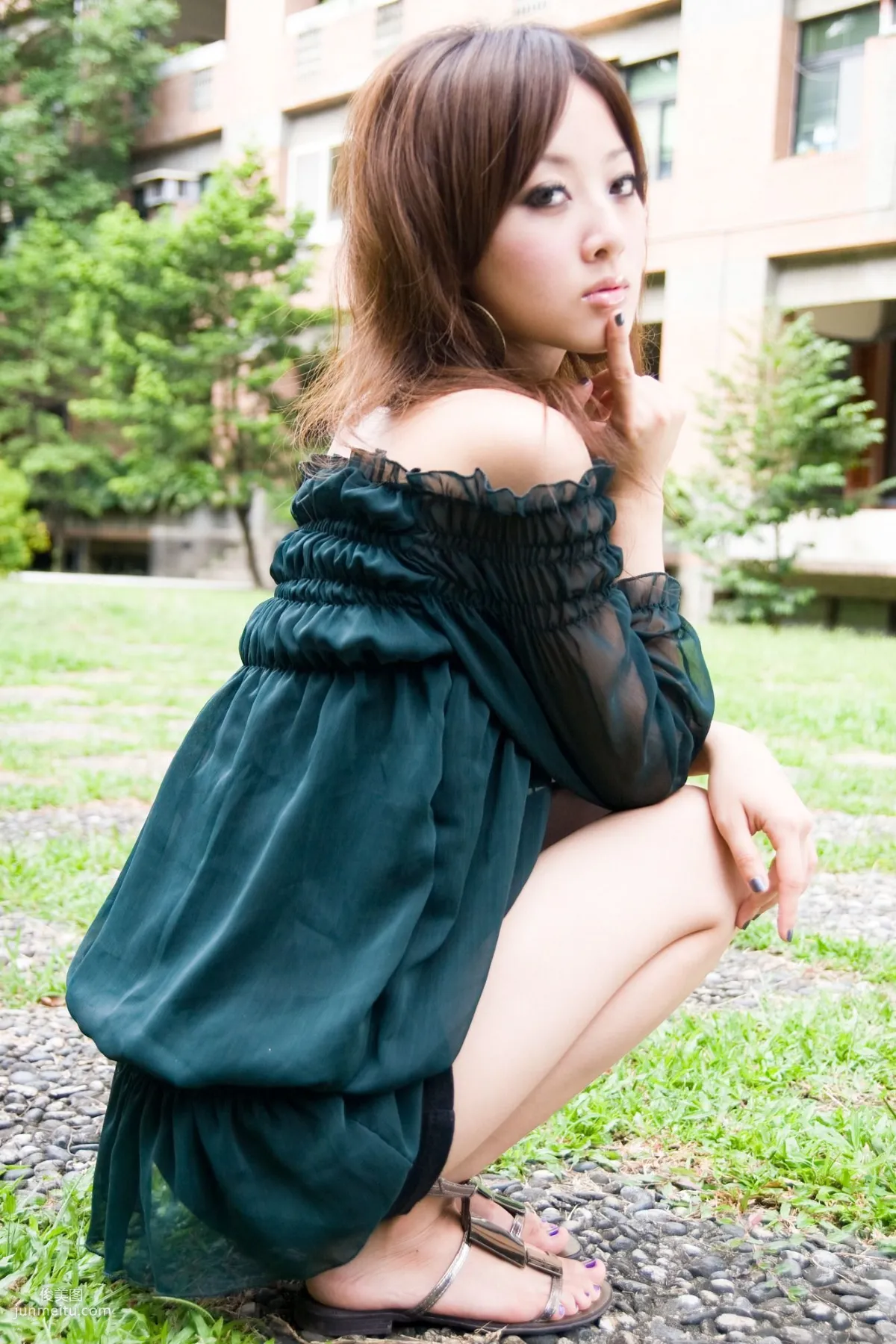 果子MM/张允霏《台大外拍》第1部 写真集