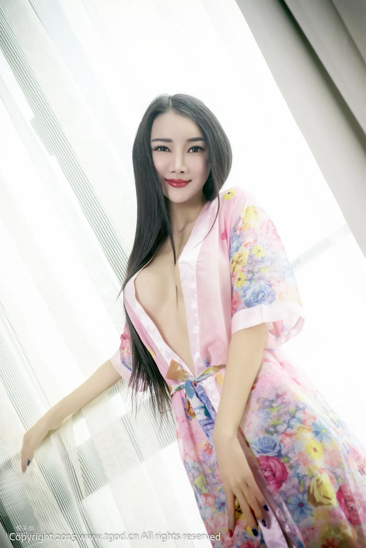 婕西儿《甜美性感 大波来袭》第一辑 [TGOD推女神] 写真集