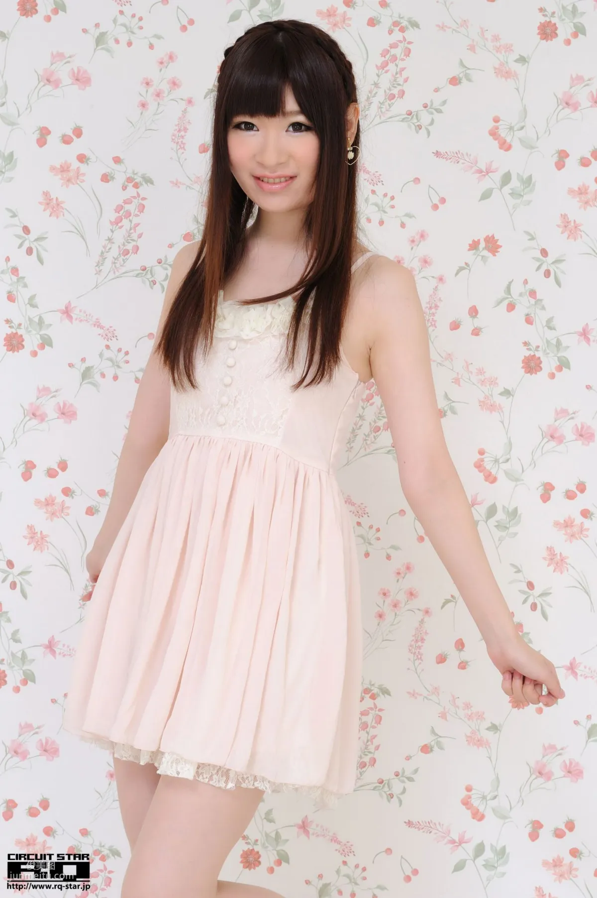 [RQ-STAR] NO.00564 Eri Tomoki 友木えり Private Dress 写真集