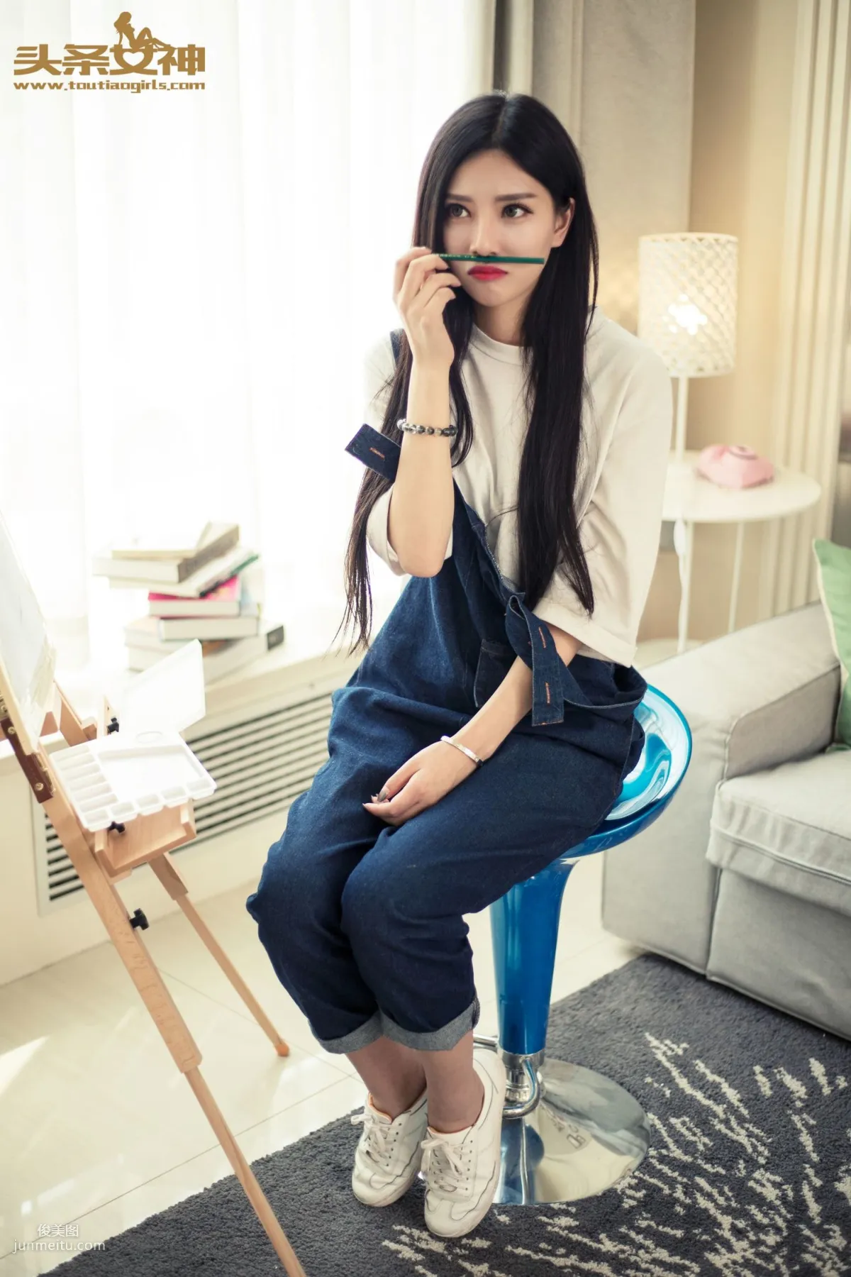 COCO《油画小学妹》 [头条女神] 写真集