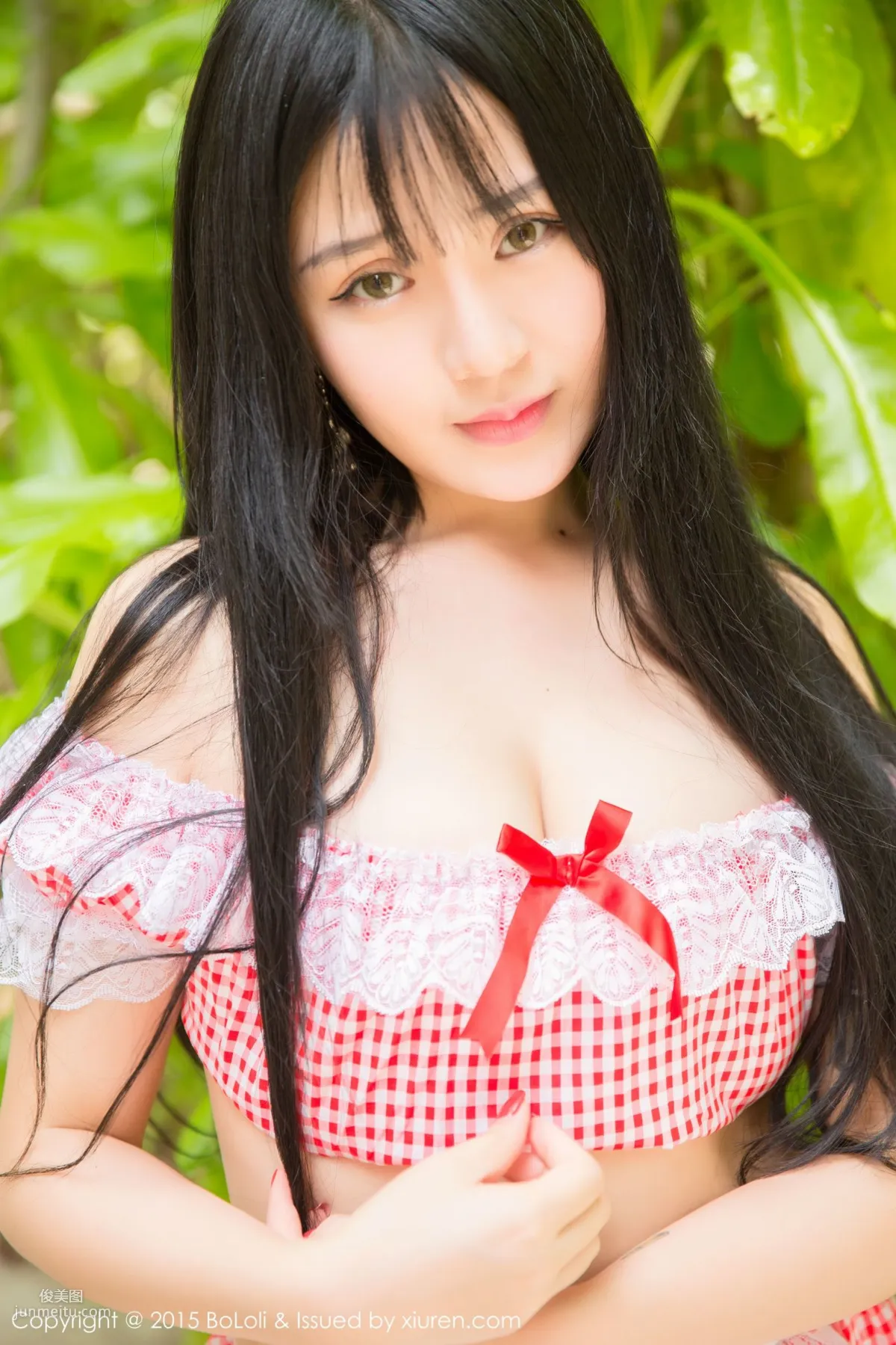 八宝icey《马尔代夫旅拍》清新女仆+猫耳比基尼 [BoLoli波萝社] Vol.047 写真集