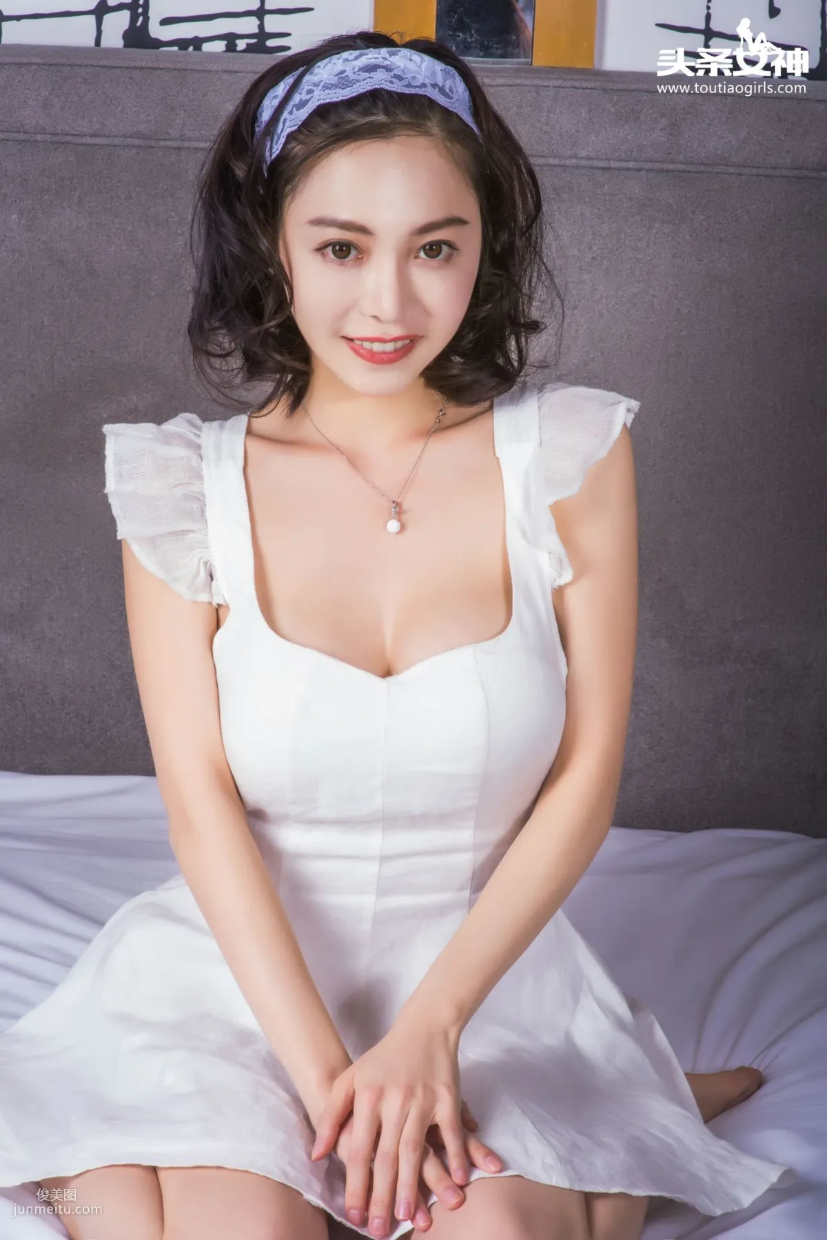 小爱《敏感新妻》 [头条女神] 写真集
