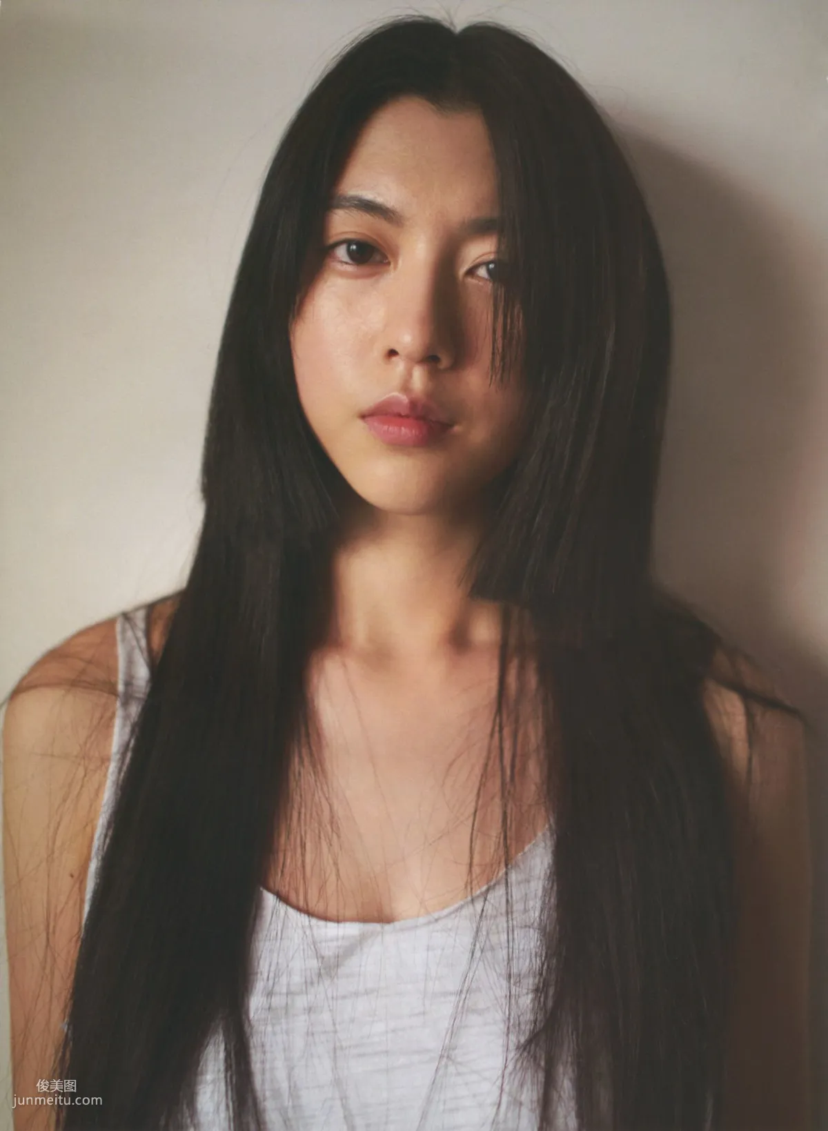 Ayaka Miyoshi 三吉彩花 《わたし》[PB写真集]