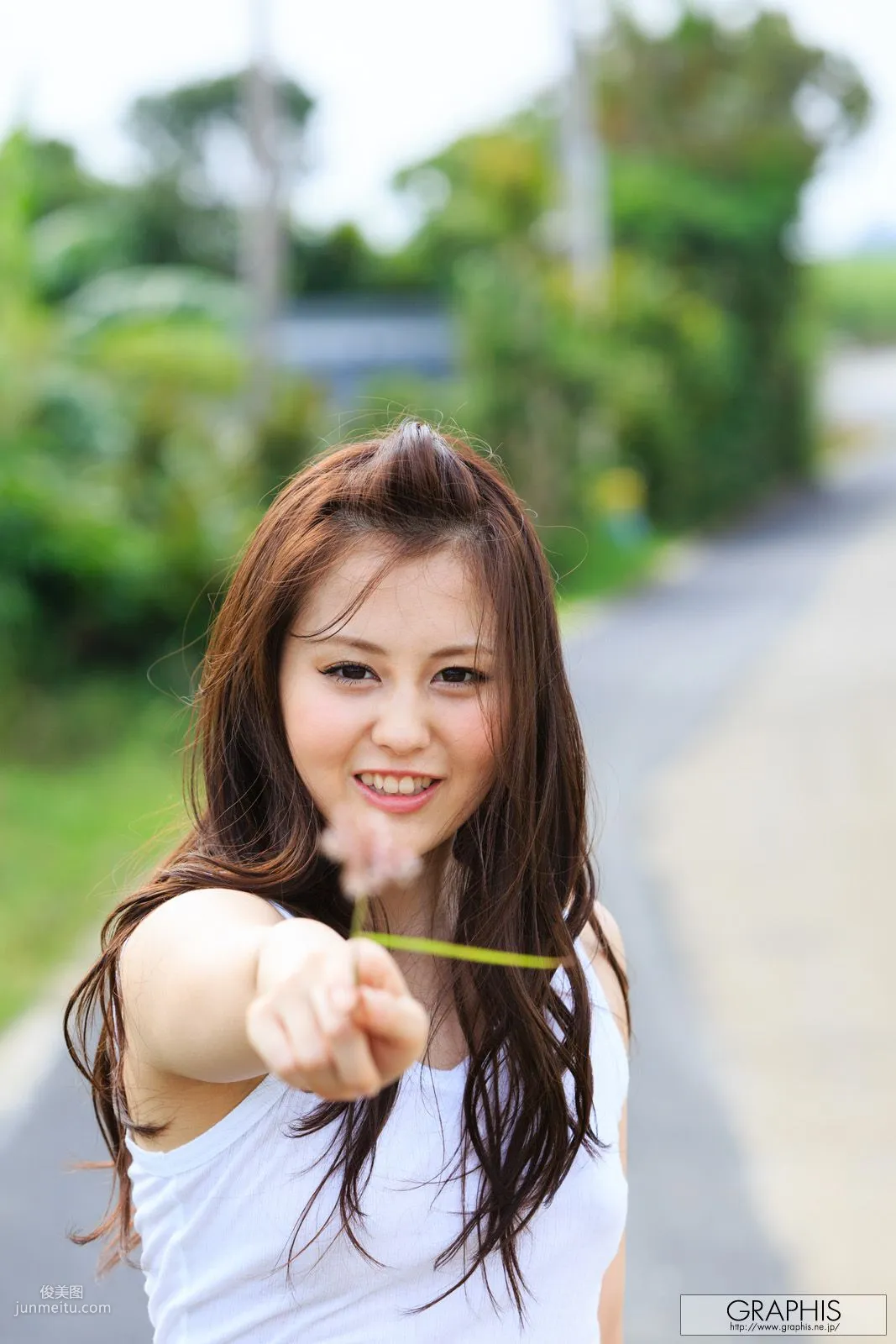 Beni Ito 伊东红 [Graphis] First Gravure 初脱ぎ娘 写真集
