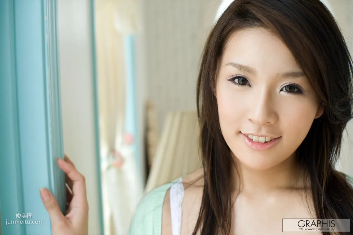 Rinka Aiuchi 爱内梨花 [Graphis] First Gravure 初脱ぎ娘 写真集