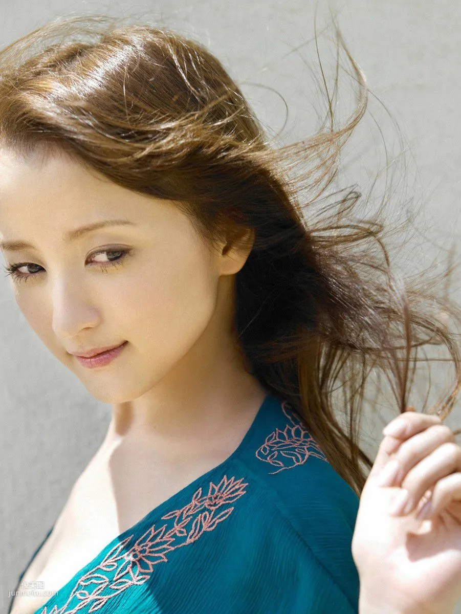 [Wanibooks] NO.102 Komatsu Ayaka 小松彩夏 写真集