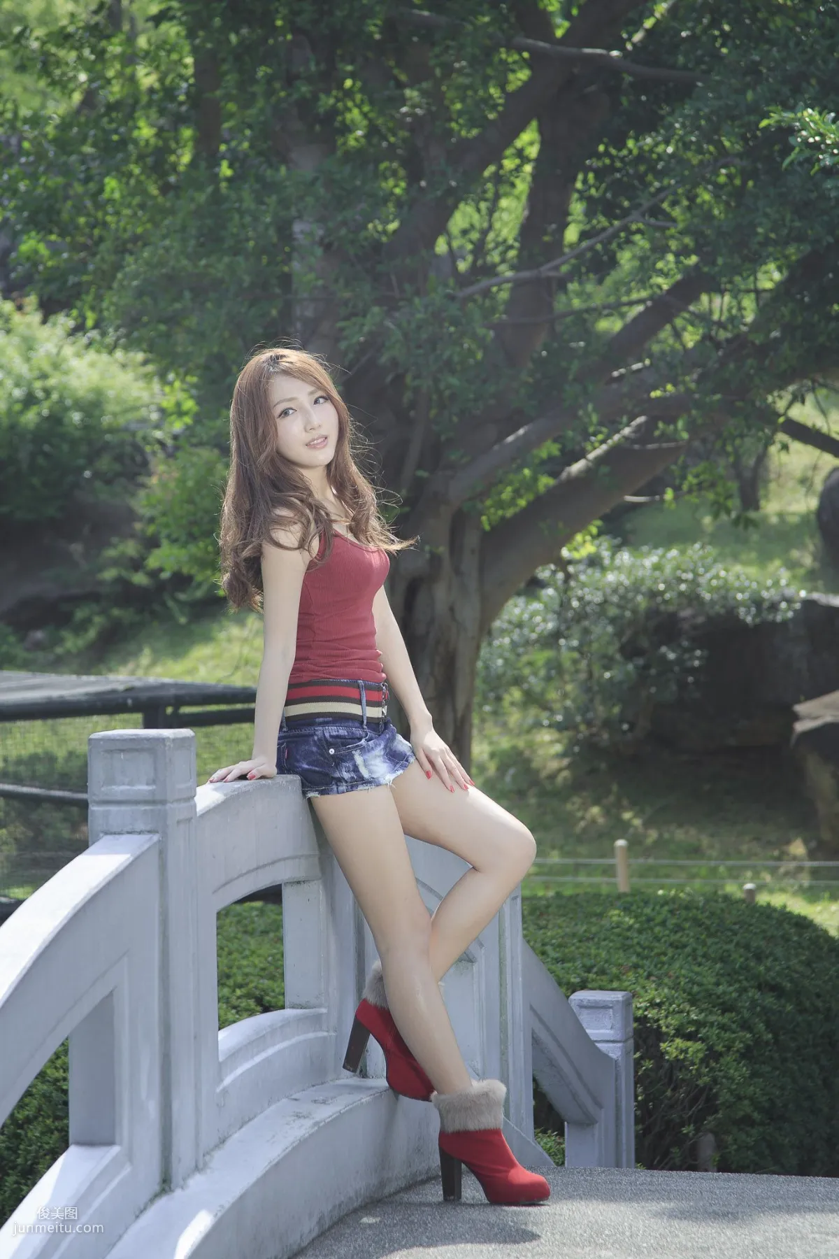 台湾女神Syuan赵芸《至善園》外拍写真集