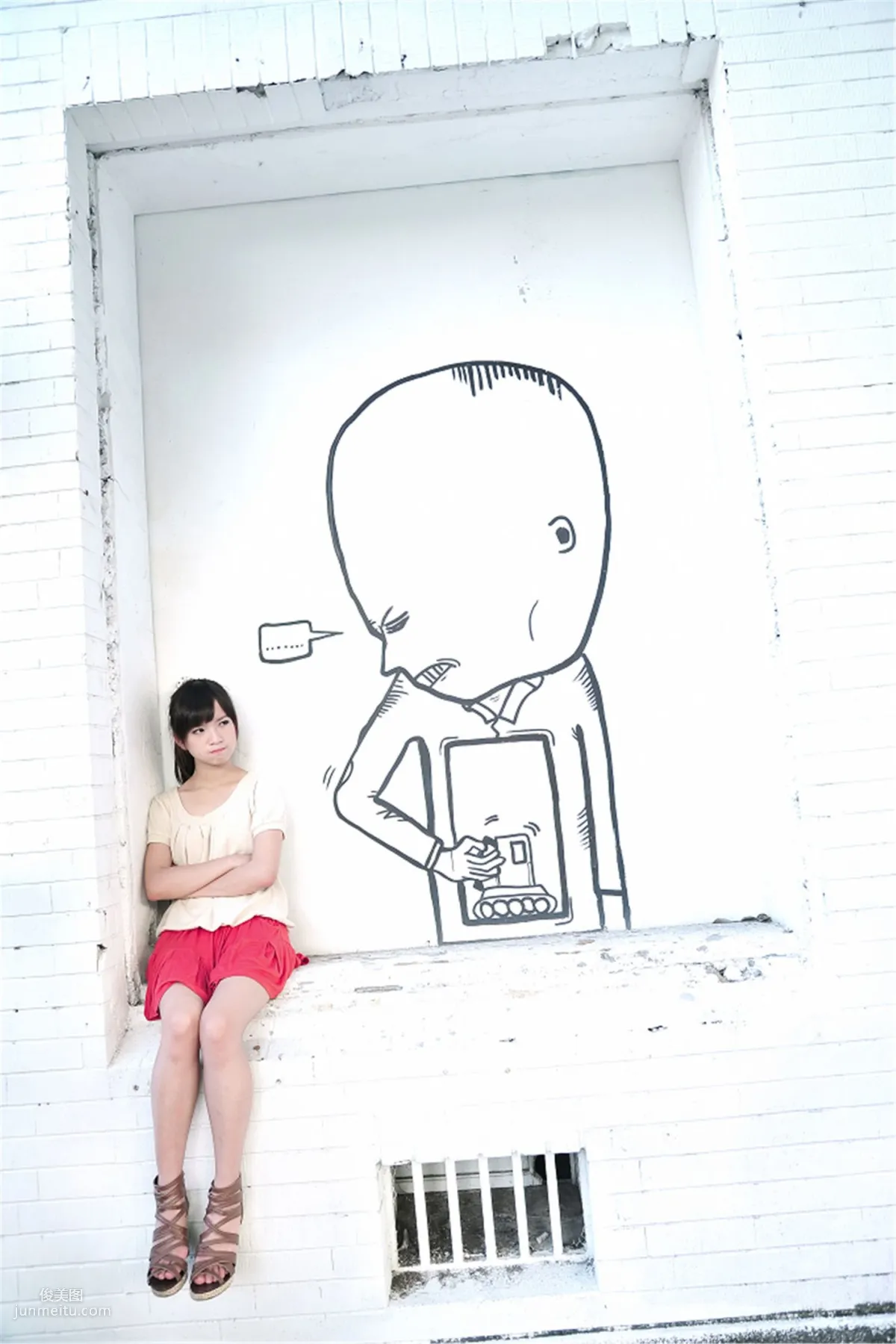 台湾美少女小敬(虞成敬)《逸仙公园外拍》写真集