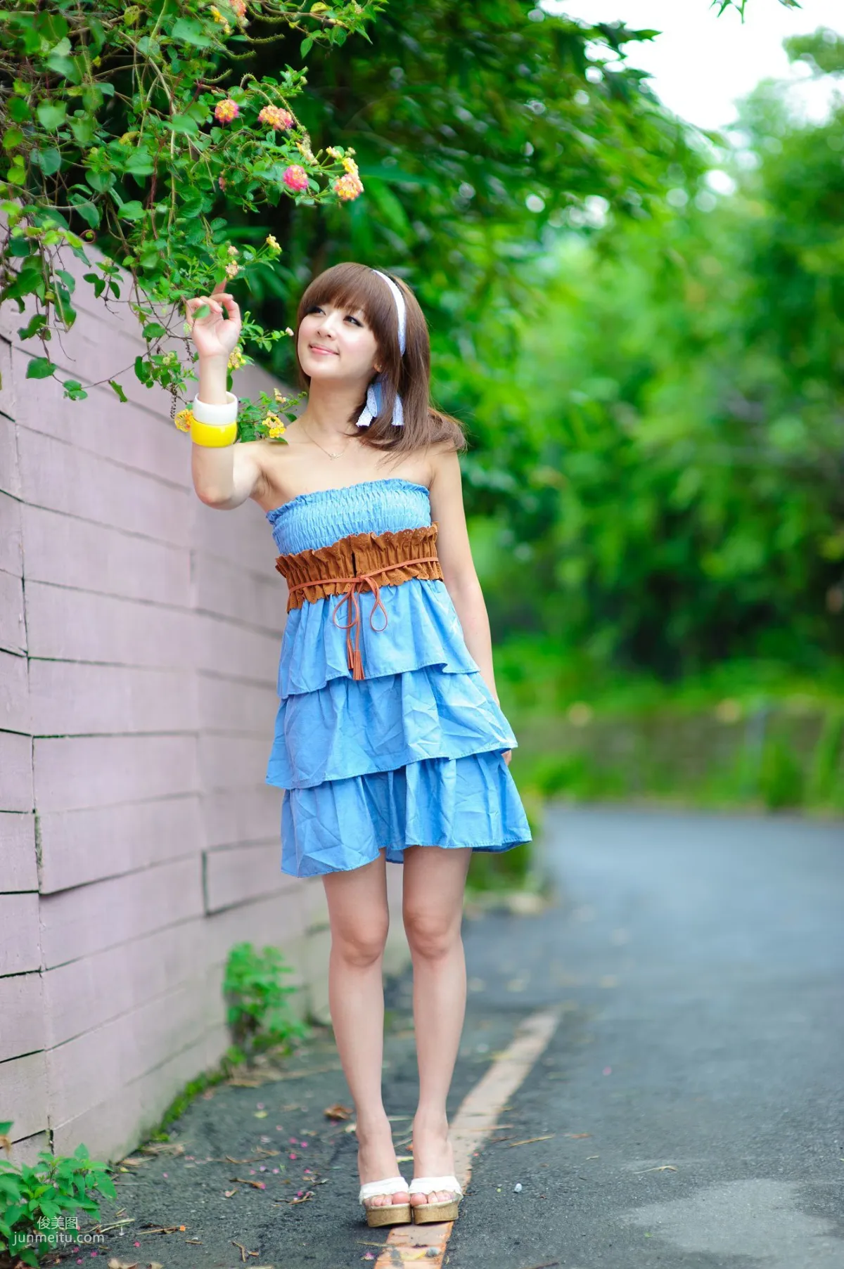 张凯洁/Mikako《蒙馬特咖啡外拍》写真集