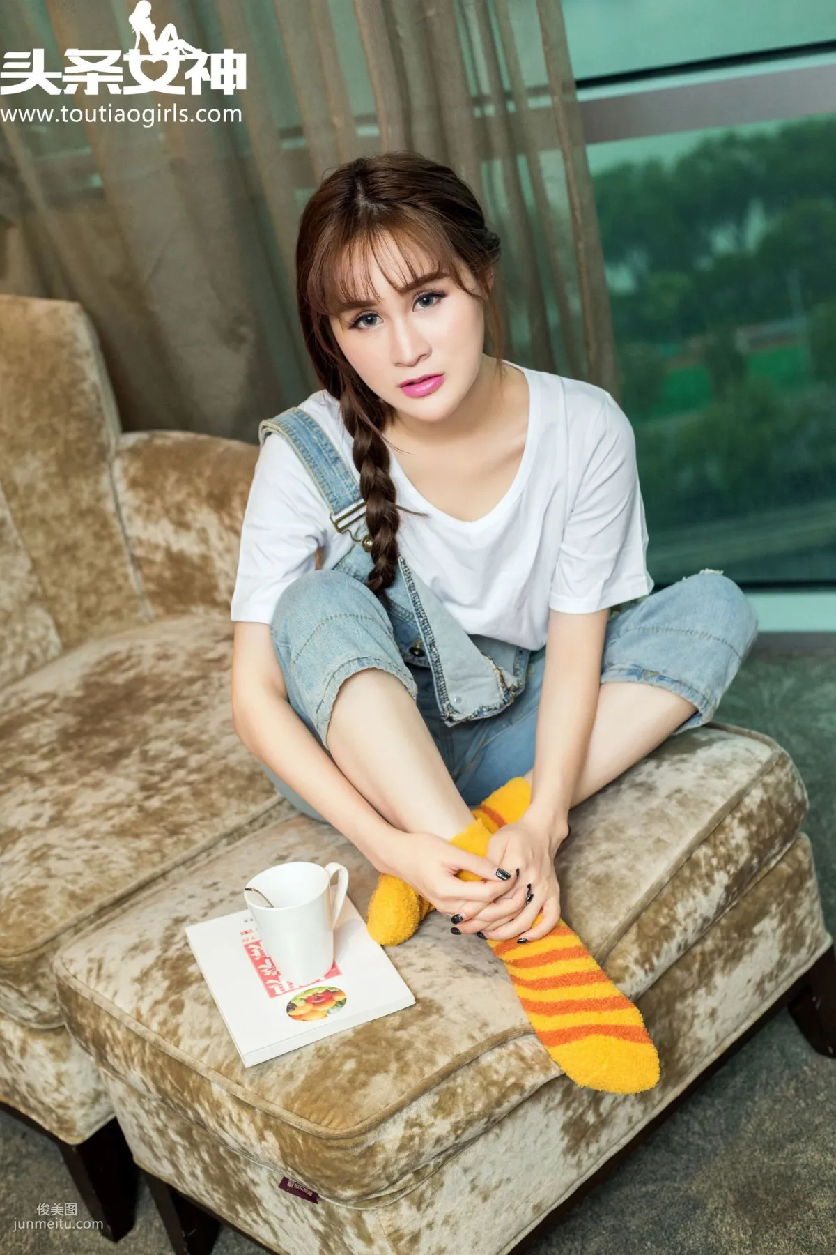 沈晓爱《唱歌的洛玉塔 青春牛仔小萝莉》 [头条女神] 写真集