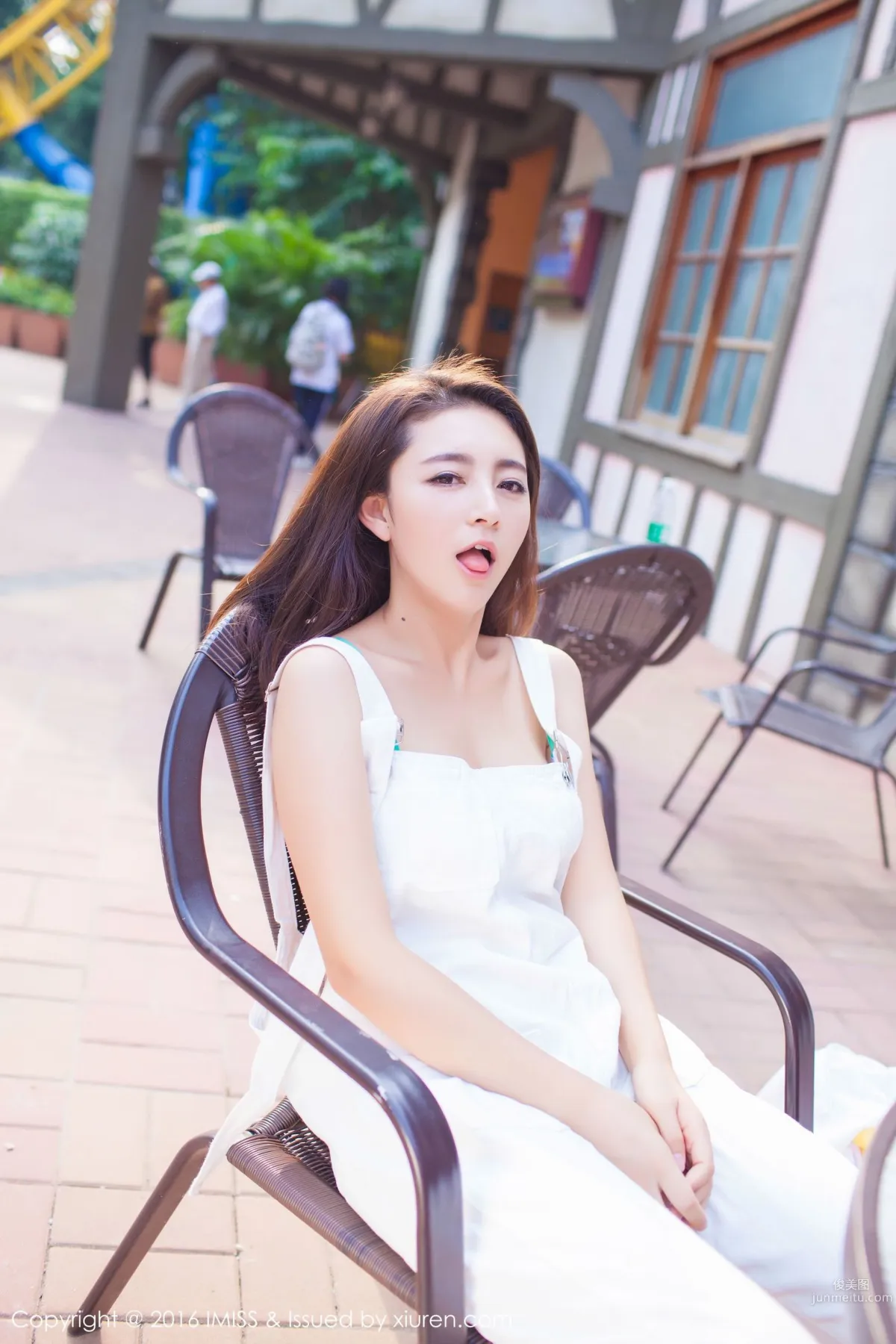夏茉GIGI《2套服饰街拍》 [爱蜜社IMiss] Vol.066 写真集