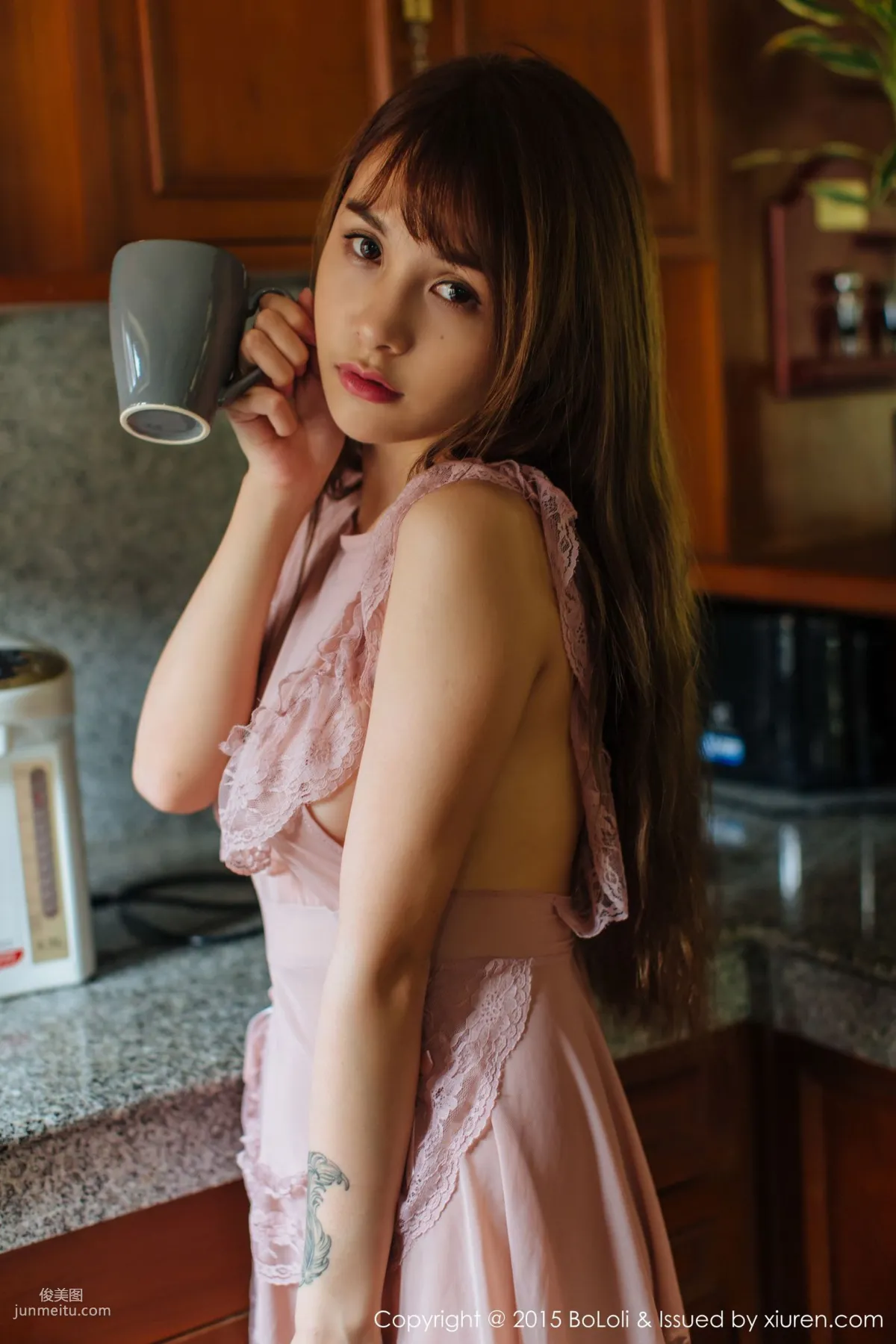 夏美酱《普吉岛旅拍》性感厨娘+海边水手装 [BoLoli波萝社] Vol.077 写真集