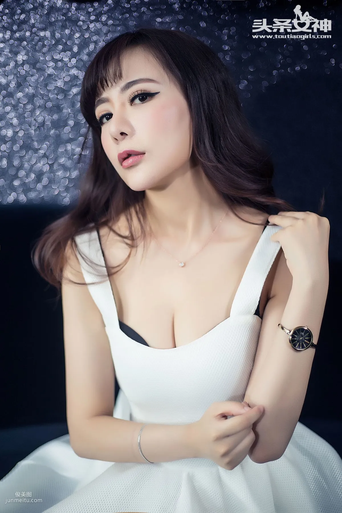 小绮/胡宴绮Nancy《美腿皇后》 [头条女神] 写真集