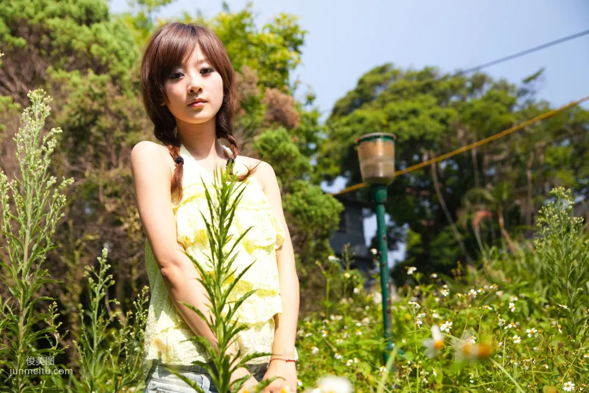 台湾美女果子MM《陽明山美軍宿舍外拍》第2部 写真集