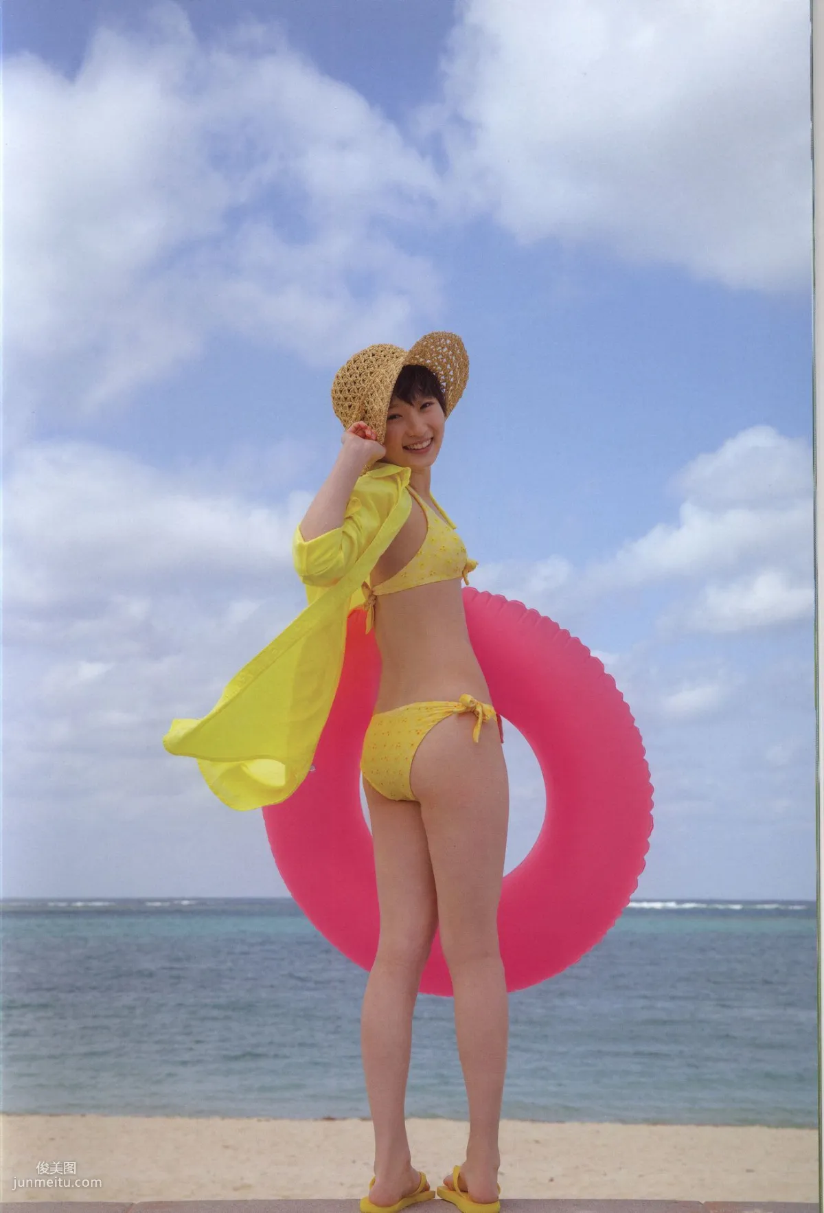 宮本佳林《Karin sixteen》Amazon限定カバーVer [PB写真集]