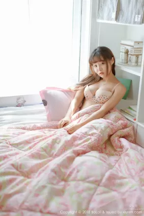 柳侑绮Sevenbaby《性感小内衣+白色吊带睡衣》 [BoLoli波萝社] Vol.002 写真集