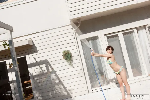 きみの歩美/君野步美 [Graphis] First Gravure 初脱ぎ娘 写真集