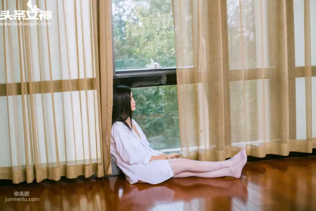 灵儿《闺房白衬衫》 [头条女神] 写真集