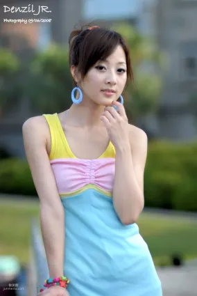 台湾果子MM《Lovely 果子 Fruit with Barbie Attire》吊带连衣裙系列 写真集