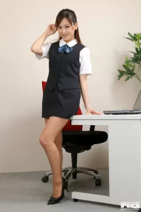 [RQ-STAR] NO.00600 青叶ちえり Office Lady 办公室女郎 写真集