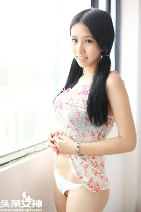 琪琪《异域萝莉》 [头条女神] 写真集