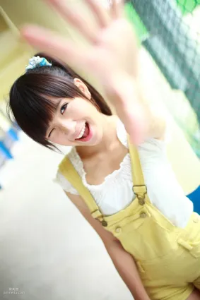 台湾美少女小敬/虞成敬《4套小清新外拍图片》写真合集