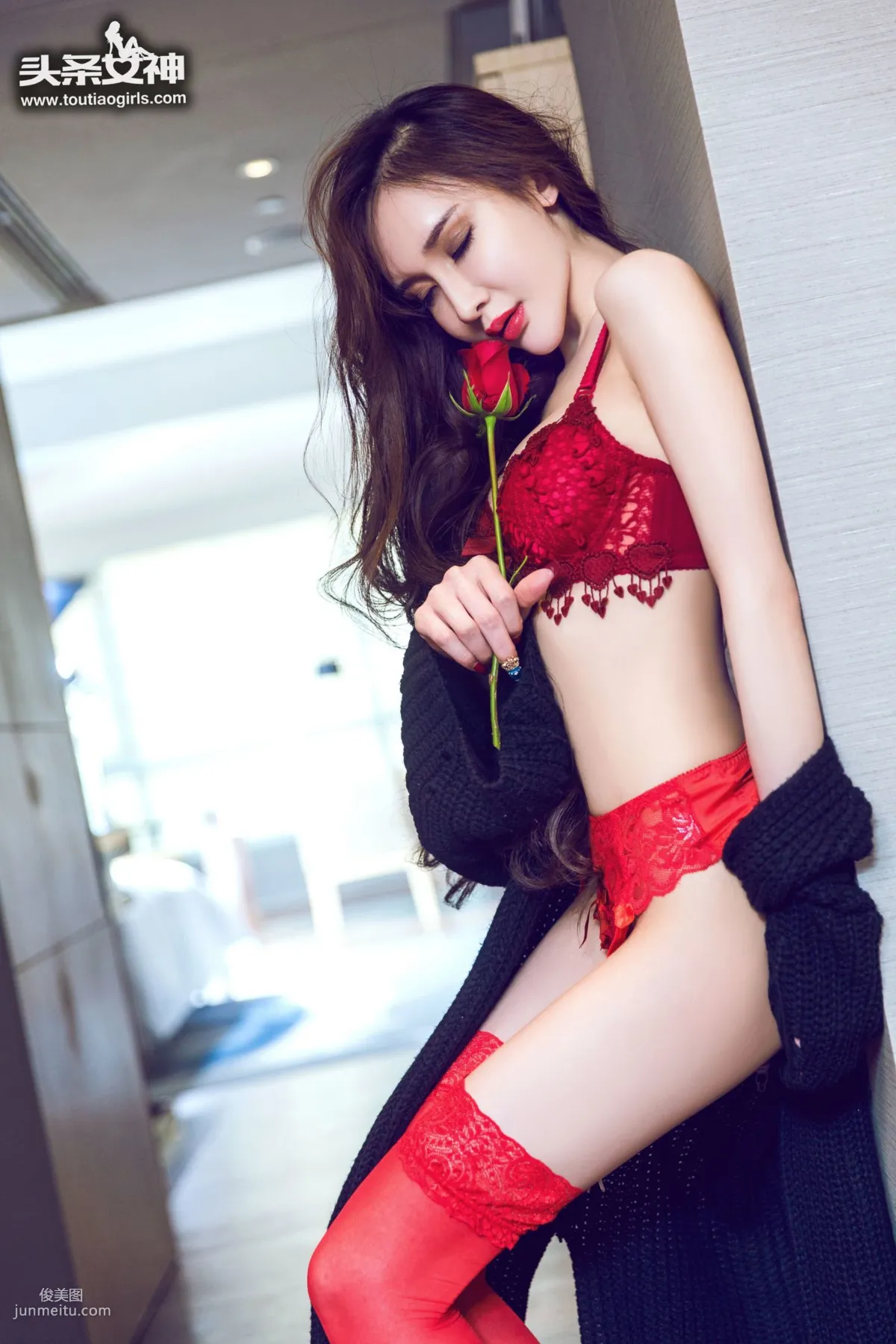 阿依努尔瓦娅《瓦娅的秘密》 [头条女神] 写真集