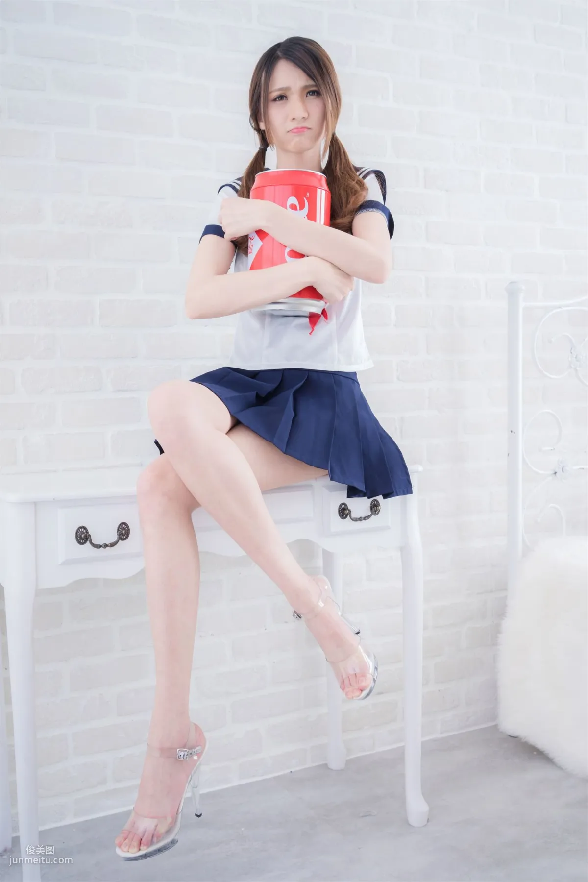 台湾正妹Candice蔡译心《清新水手服学妹》写真集