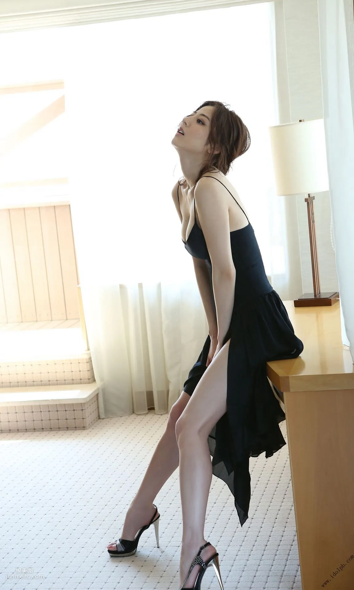 Yumi Sugimoto 杉本有美《密室》 [PhotoBook] 写真集
